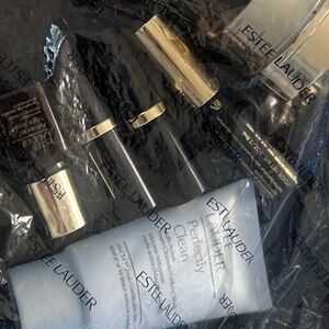 Estée Lauder 8-Pc Skincare & Makeup Gift Set | New & Sealed